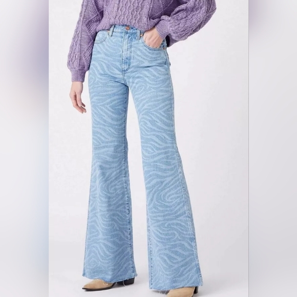 Wrangler Denim - NWT Wrangler MEOW fun print Wanderer Jeans, size 26